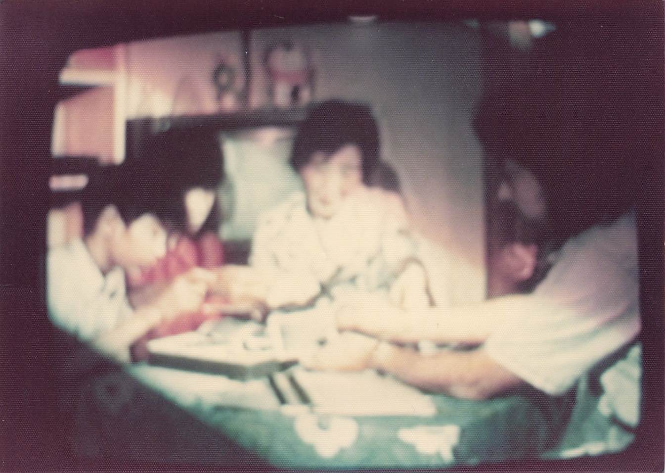 取材する矢追純一ディレクター